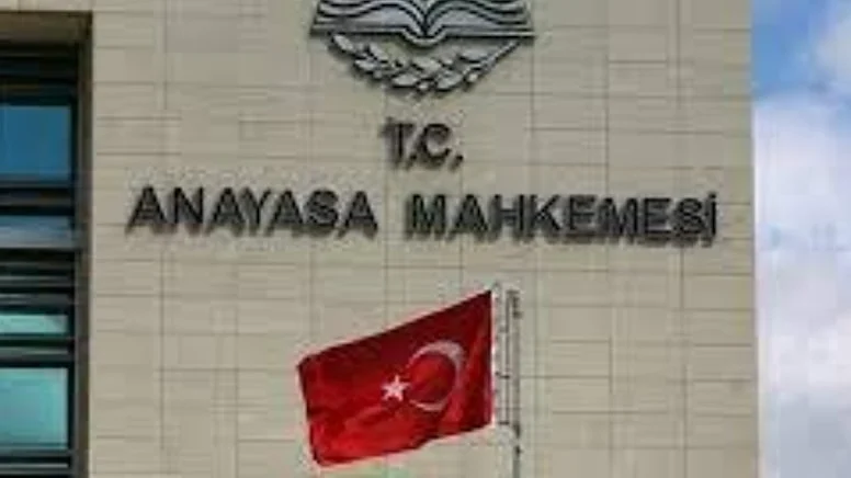 AYM, Facebook’taki 15 Temmuz mesajlarına verilen cezayı iptal etti, tazminat ödenecek