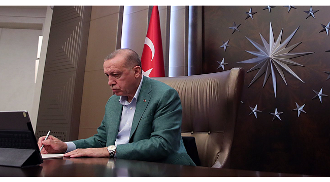 Erdoğan’dan gece yarısı atamaları: Yüzlerce kaymakamın görev yeri değiştirildi, 42 ile yeni jandarma komutanı atandı
