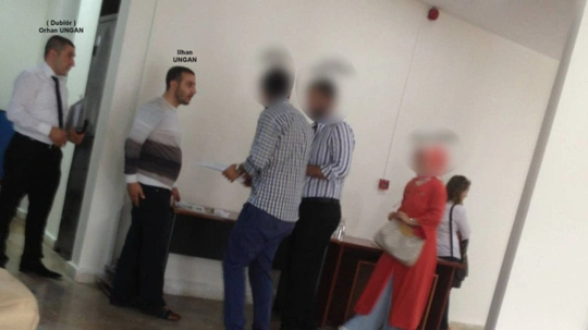 Mahkemede Bu Da Oldu! 'Hayalet' Baron, Davaya Dublörünü Gönderip Boşandı