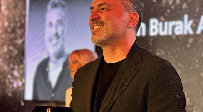 Hasan Burak Akyıldız'a ELLE'den İki Ödül Birden