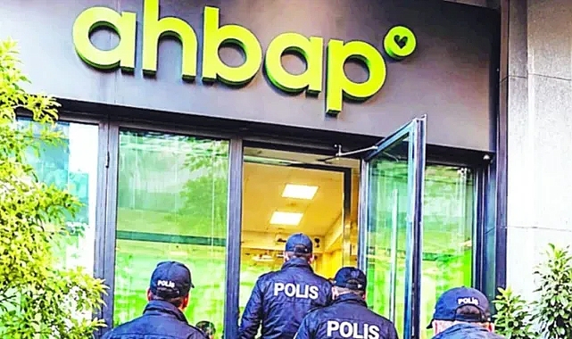 Özgür Özel’in ‘Gölge Ticaret Bakanı’ Yeminli Mali Müşavir Emre Kartaloğlu’nun, AHBAP’ı meşrulaştırmak için sözde denetim raporu hazırladığı ortaya çıktı
