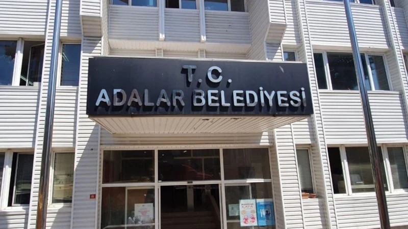 Adalar Belediye Başkan Vekili seçimi ertelendi: AK Parti'ye geçebilir